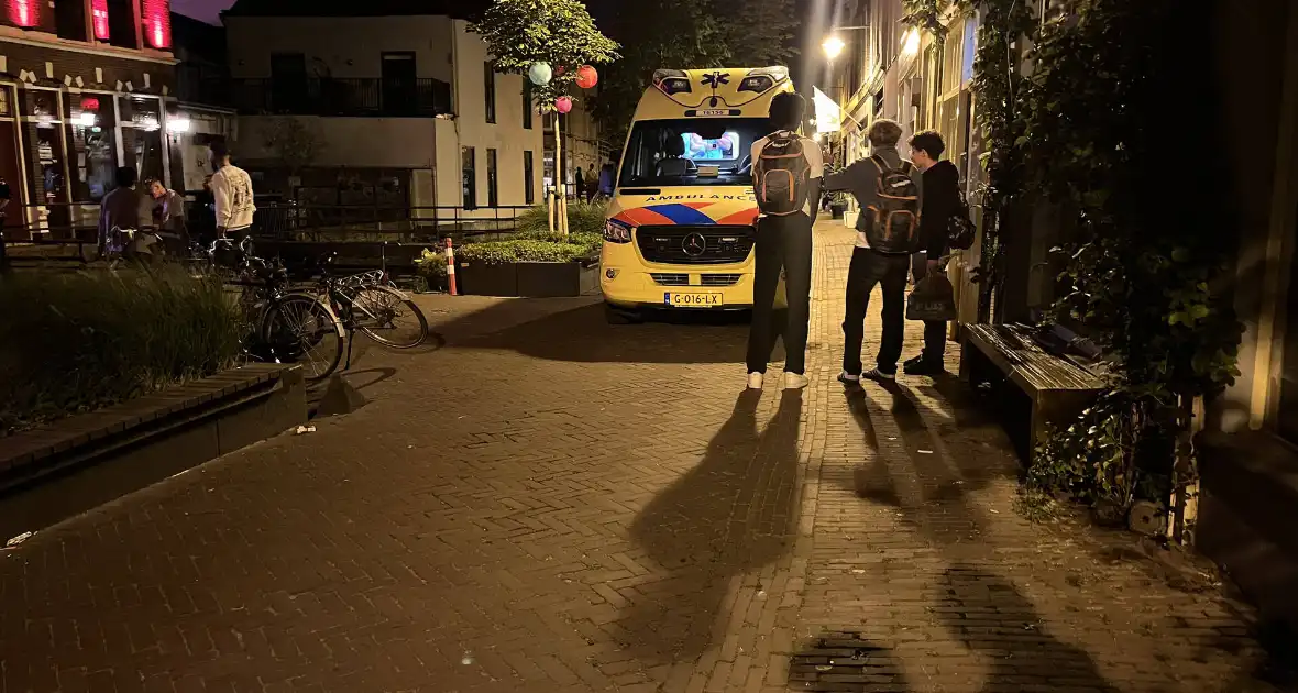 Veel politie aanwezig bij mogelijke steekincident - Foto 2