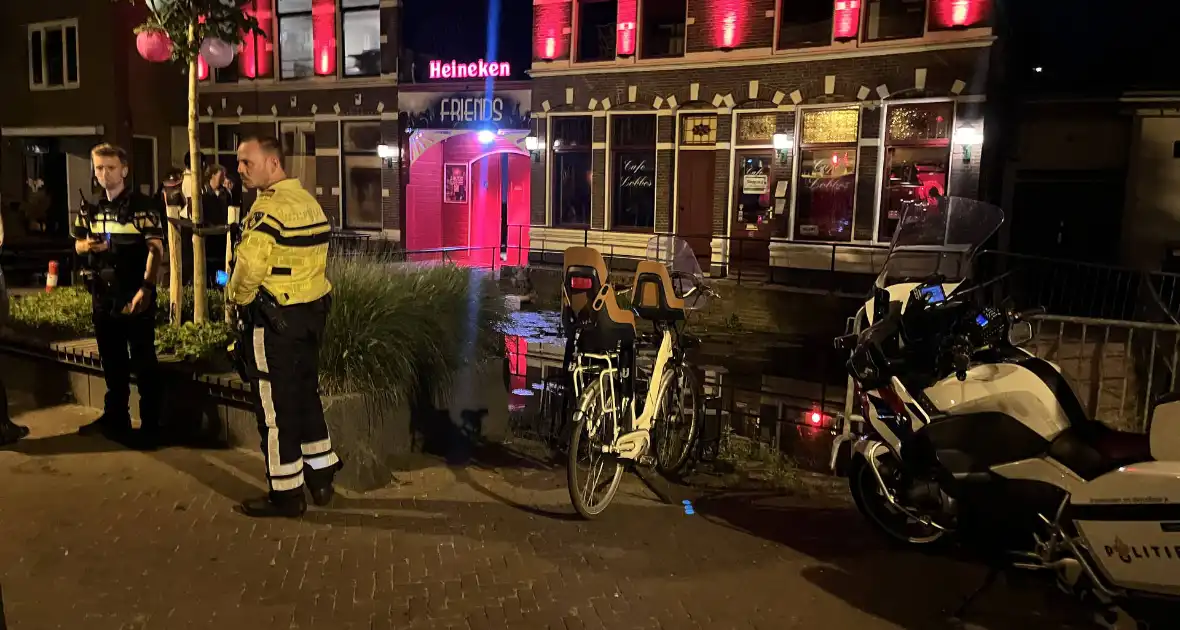 Veel politie aanwezig bij mogelijke steekincident - Foto 3