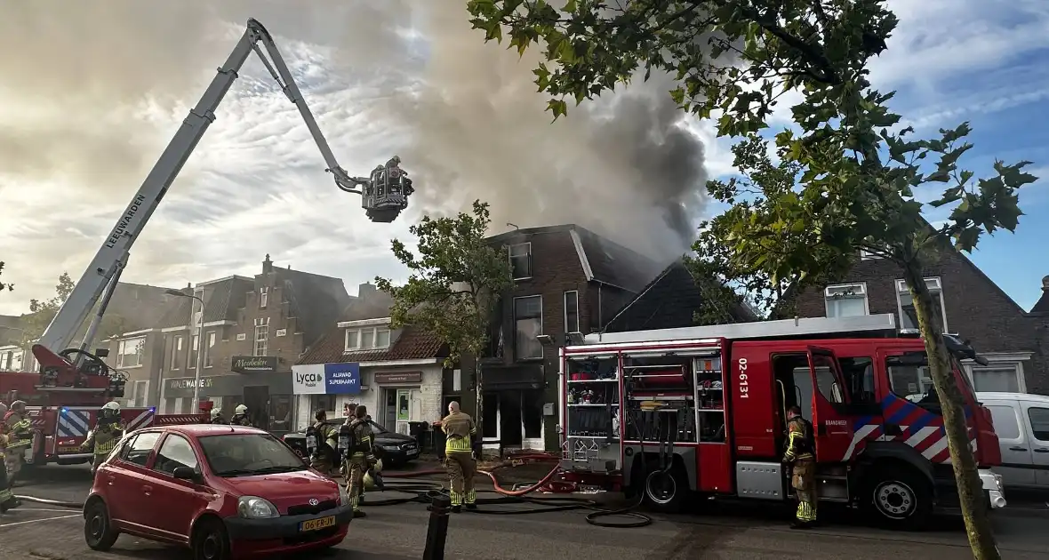 Uitslaande brand in pizzeria - Foto 19