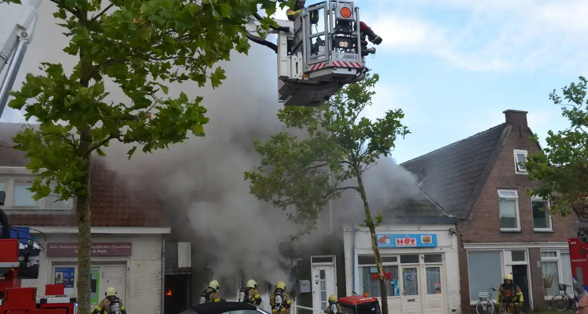 Grote uitslaande brand in pizzeria - Foto 2