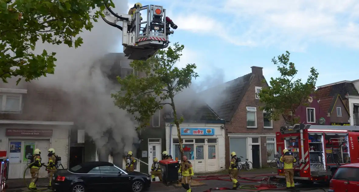 Grote uitslaande brand in pizzeria - Foto 3