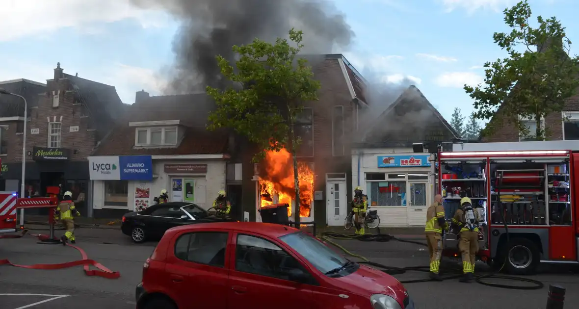 Grote uitslaande brand in pizzeria - Foto 7