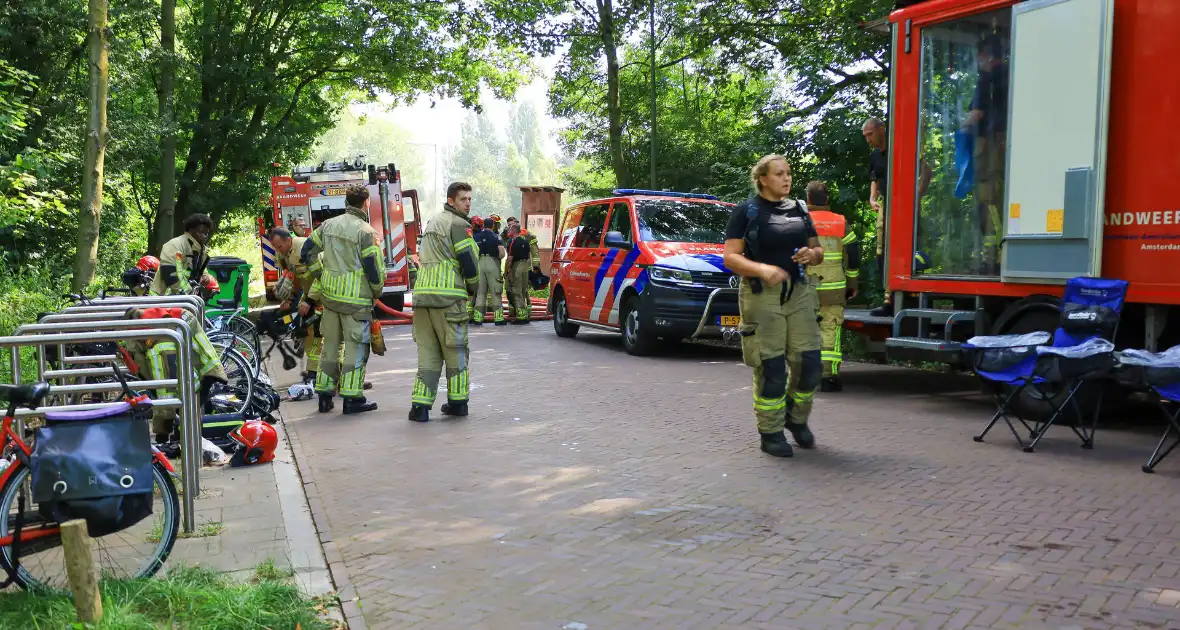 Veel rook bij uitslaande brand in buurtboerderij