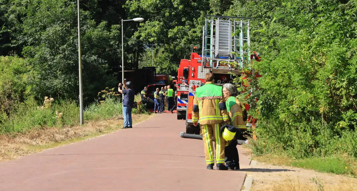 Veel rook bij uitslaande brand in buurtboerderij - Foto 6