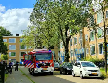 Brandweer ventileert woning na keukenbrand