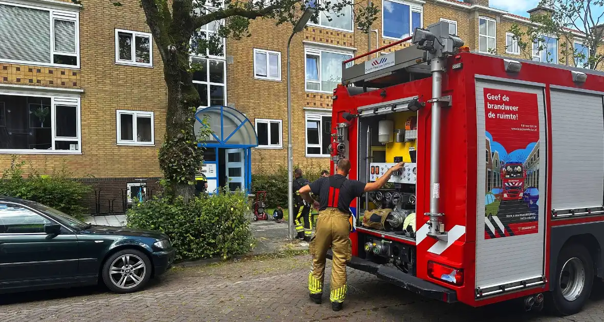 Brandweer ventileert woning na keukenbrand - Foto 3