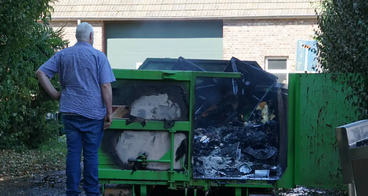 Bouwcontainer vat vlam - Foto 1