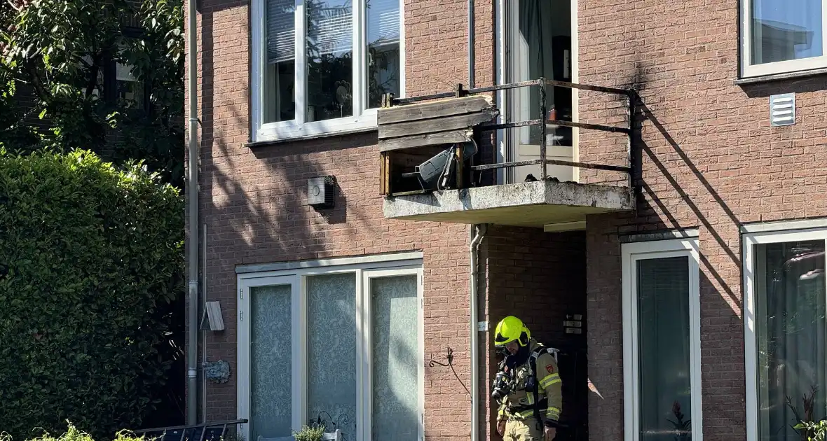 Brand blust brand op balkon - Foto 2