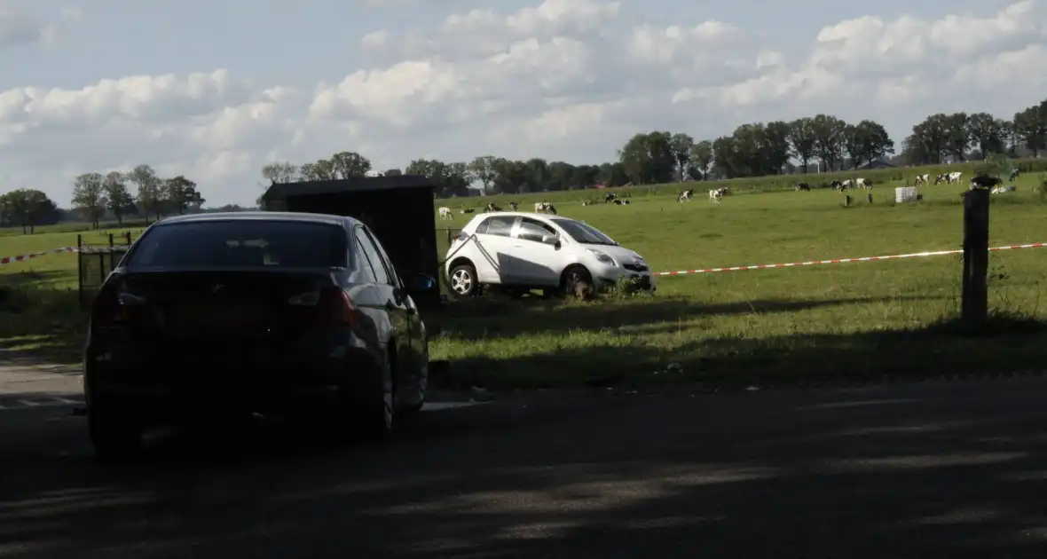 Auto's zwaarbeschadigd bij aanrijding - Foto 2