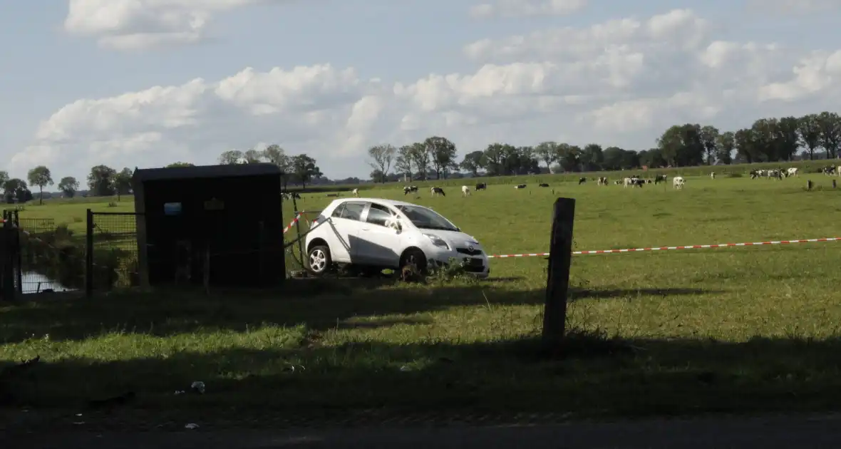 Auto's zwaarbeschadigd bij aanrijding - Foto 3