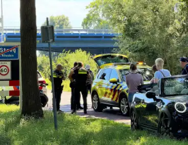 Man hard ten val met fiets, en raakt gewond aan arm