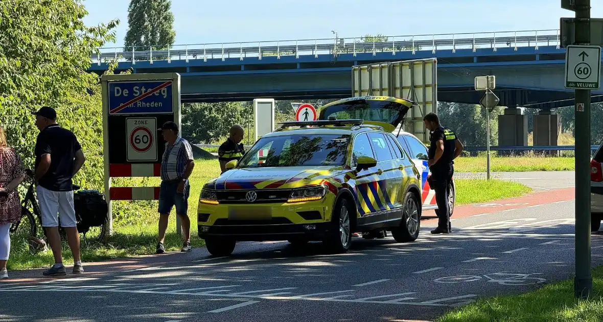 Man hard ten val met fiets, en raakt gewond aan arm - Foto 3