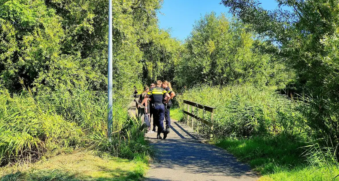 Dronken vrouw valt in rivier - Foto 1