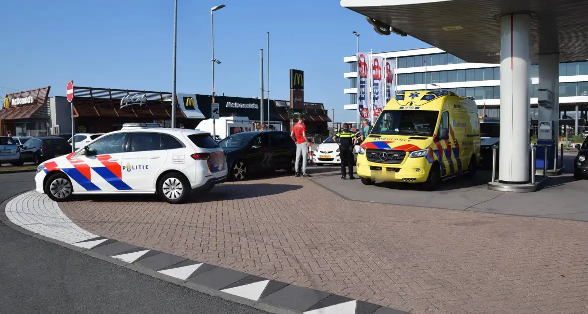 Meerdere personenauto's betrokken bij kettingbotsing - Foto 2