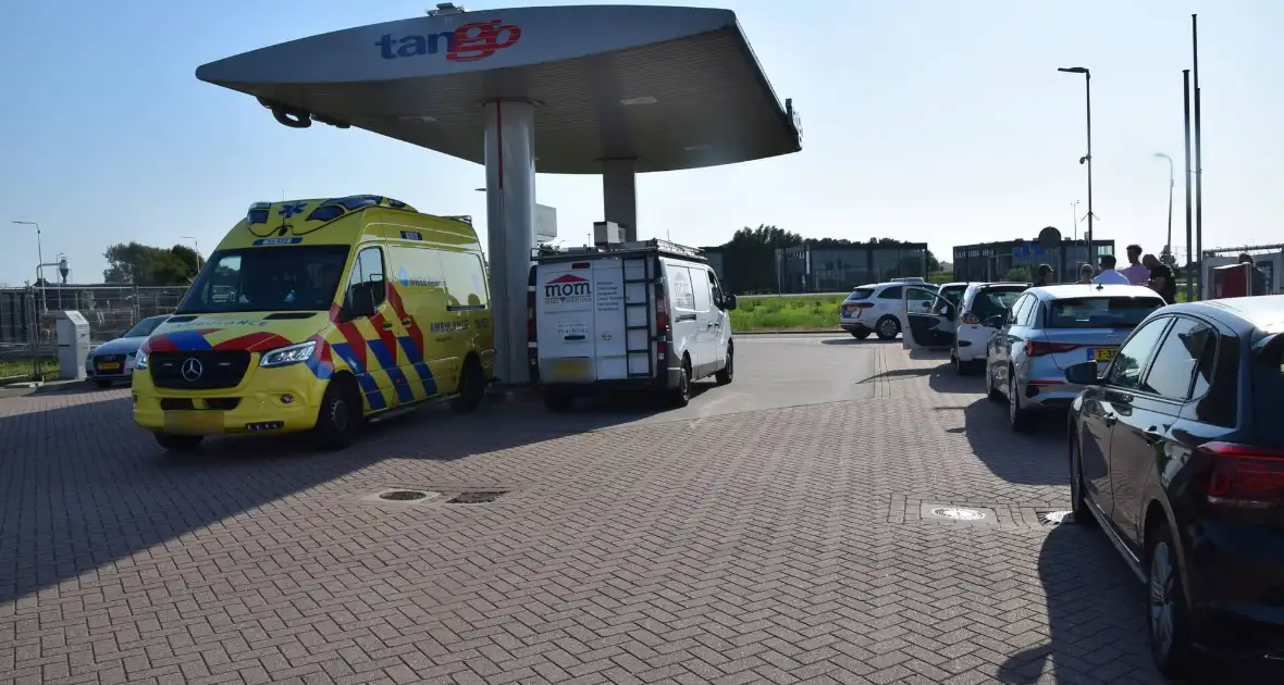 Meerdere personenauto's betrokken bij kettingbotsing - Foto 3