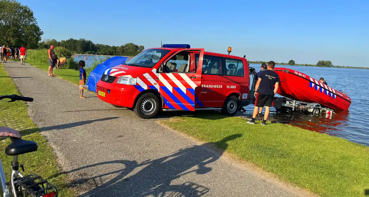 Grote opkomst bij waterfestijn door brandweer - Foto 1