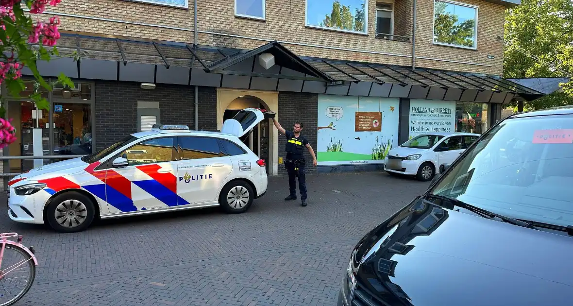 Forensische Opsporing verricht onderzoek in woning - Foto 2