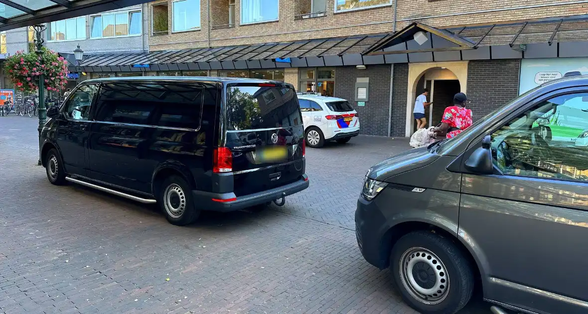 Forensische Opsporing verricht onderzoek in woning - Foto 3