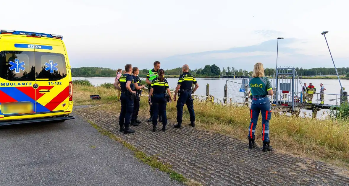 Pleziervaartuig gezonken na aanvaring, opvarenden gered - Foto 6