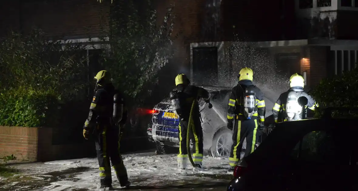 Elektrische auto van burgemeester vat vlam - Foto 1