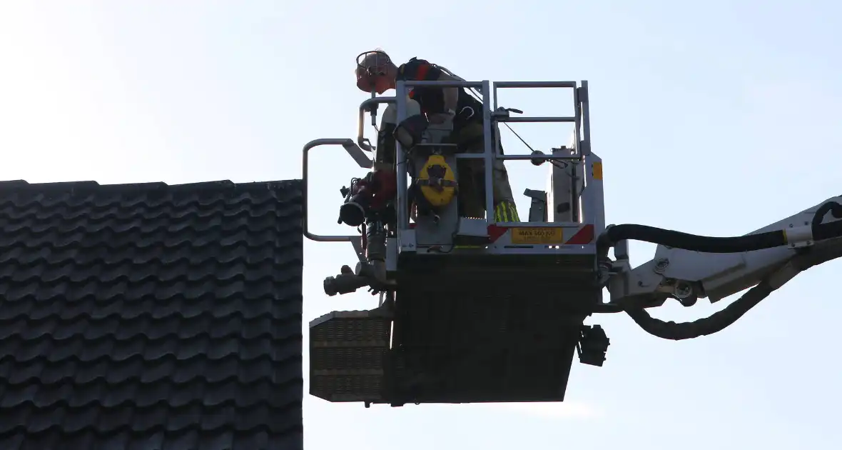 Brandweer weet kat van dak te halen - Foto 1