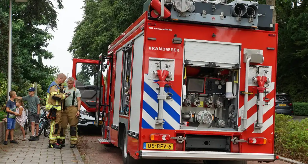 Brandweer doet onderzoek naar rookontwikkeling in kelder - Foto 2