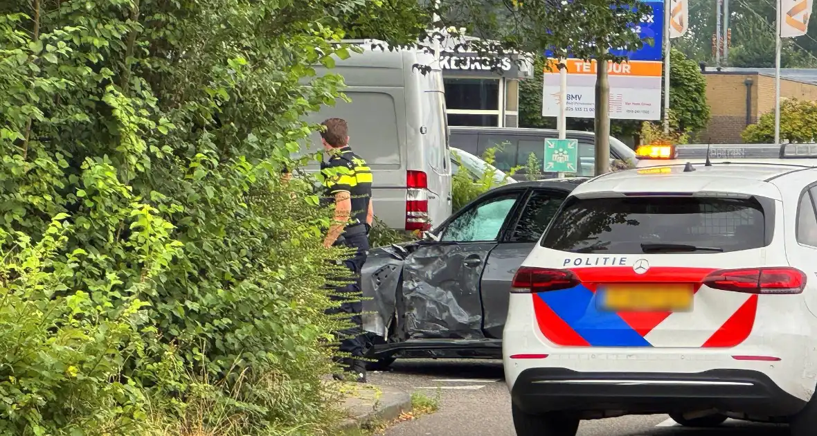 Motorrijder gewond na ongeval met personenauto - Foto 1