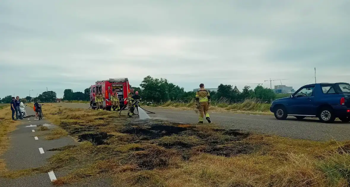 Aantal meters berm in brand - Foto 1