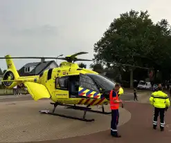 Traumahelikopter landt op kruising, inzet trekt veel bekijks