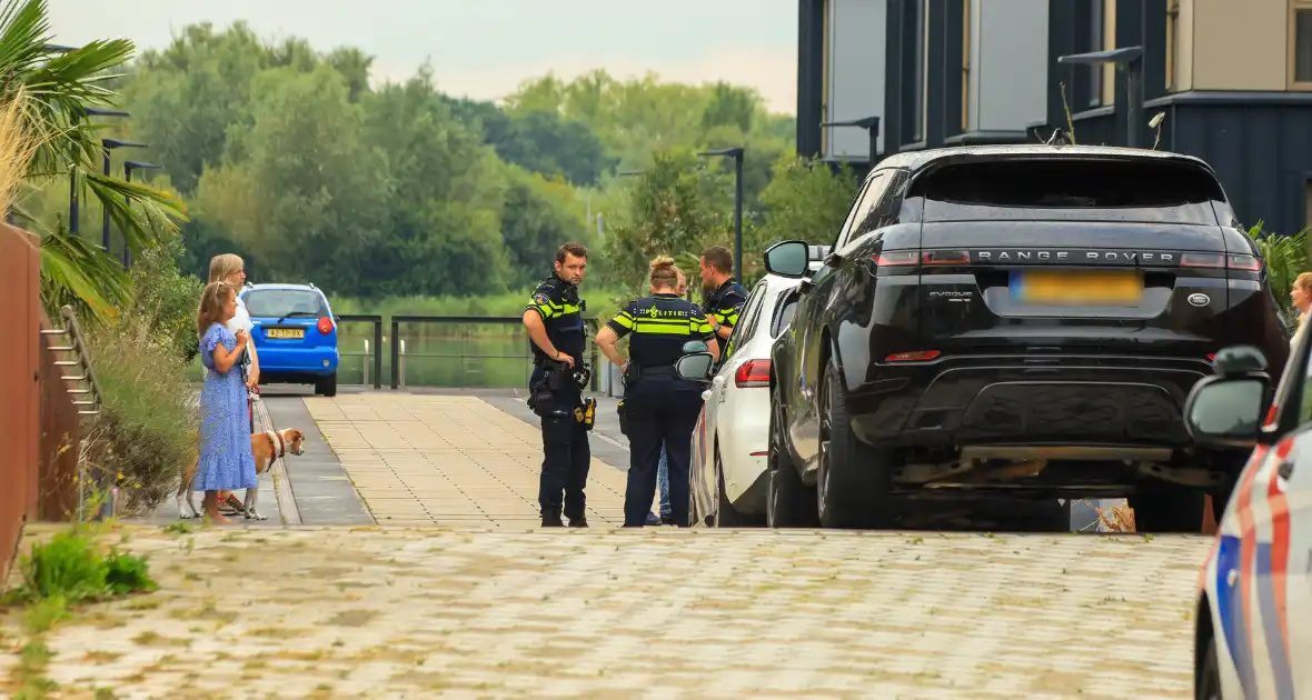 Politie doet onderzoek naar mogelijke woningoverval - Foto 2