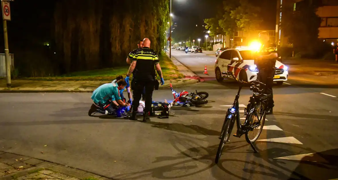 Persoon op pitbike gaat onderuit - Foto 4