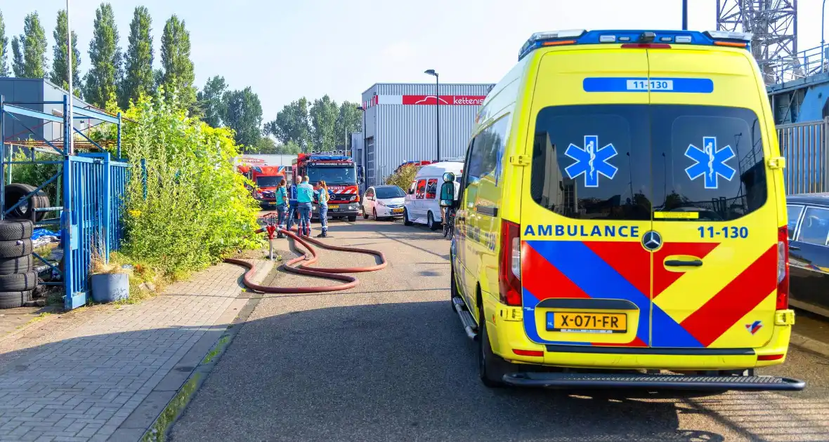 Brand op schip dat voor reparatie ligt in Dok - Foto 1