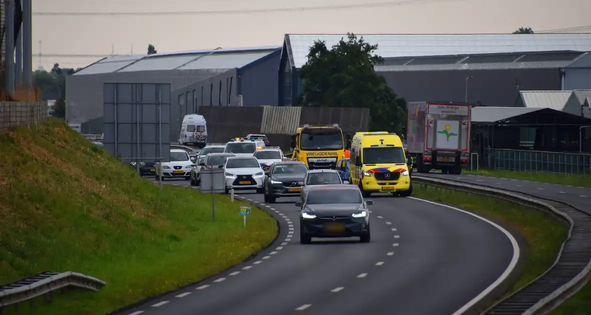 Rijstrook afgesloten na ongeval