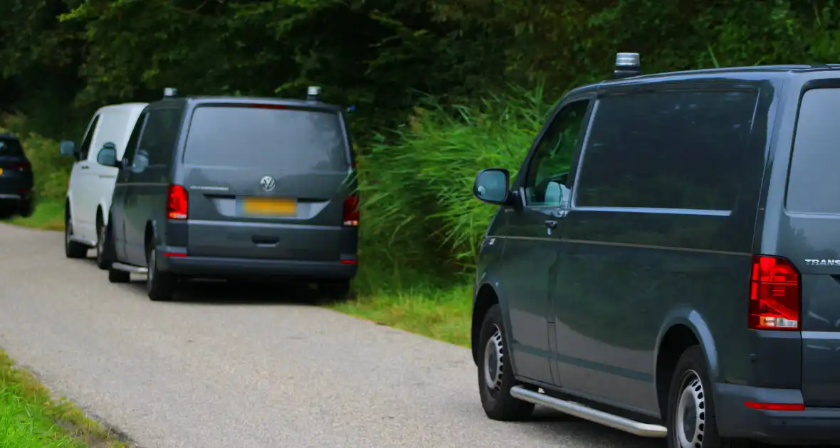 Bos afgesloten tijdens politieonderzoek - Foto 5