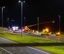 Luxe BMW te Water, twee rijstroken afgesloten