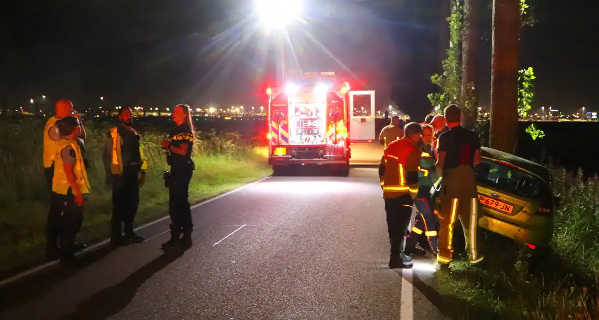 Gecrashte auto aangetroffen bestuurder spoorloos - Foto 3