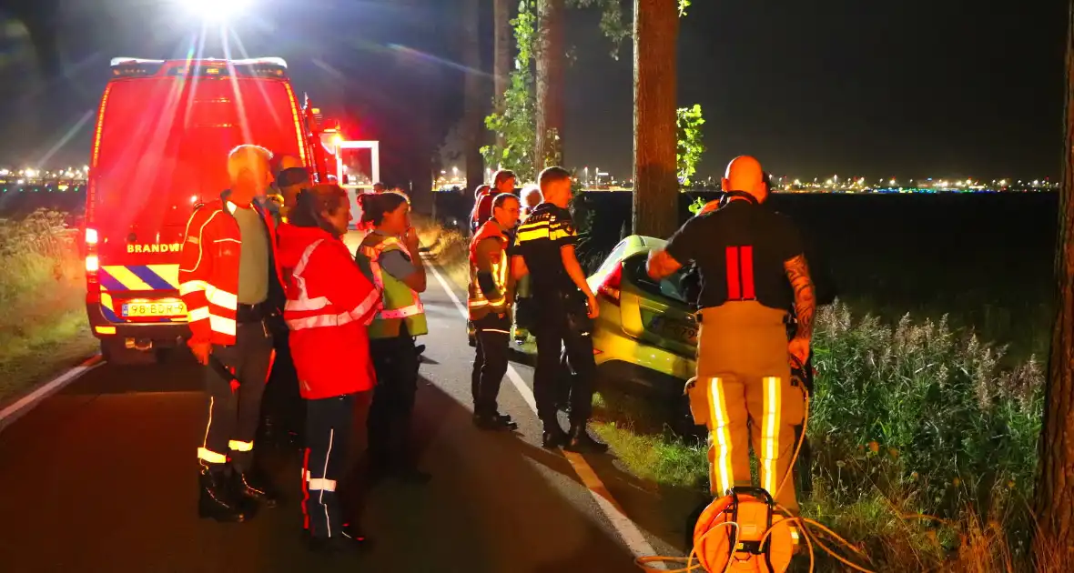 Gecrashte auto aangetroffen bestuurder spoorloos - Foto 6