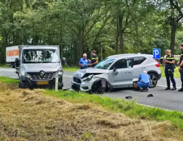 Veel schade na ongeval met drie voertuigen