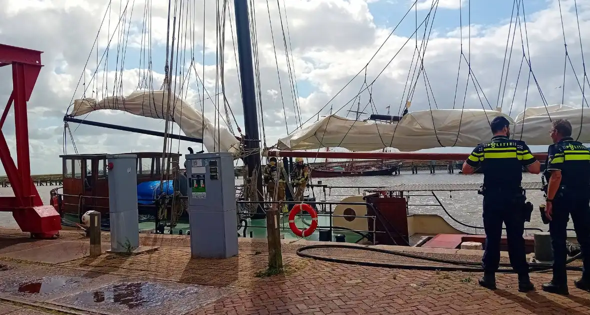 Brand in machinekamer bij boot