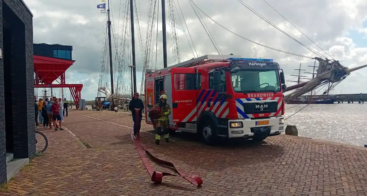 Brand in machinekamer bij boot - Foto 3