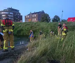 Brandweerduikers zoeken naar mogelijke drenkeling