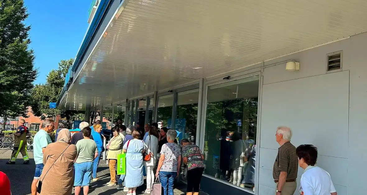 Supermarkt ontruimd na koolmonoxidealarm - Foto 1