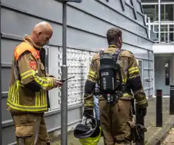 Brandende stoel op balkon veroorzaakt brandweerinzet