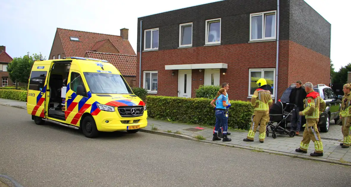 Hulpdiensten controleren woning op gevaarlijke gassen - Foto 6
