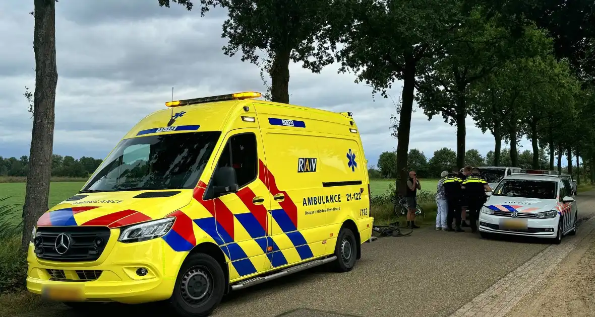 Wielrenner aangereden automobilist rijdt door - Foto 3