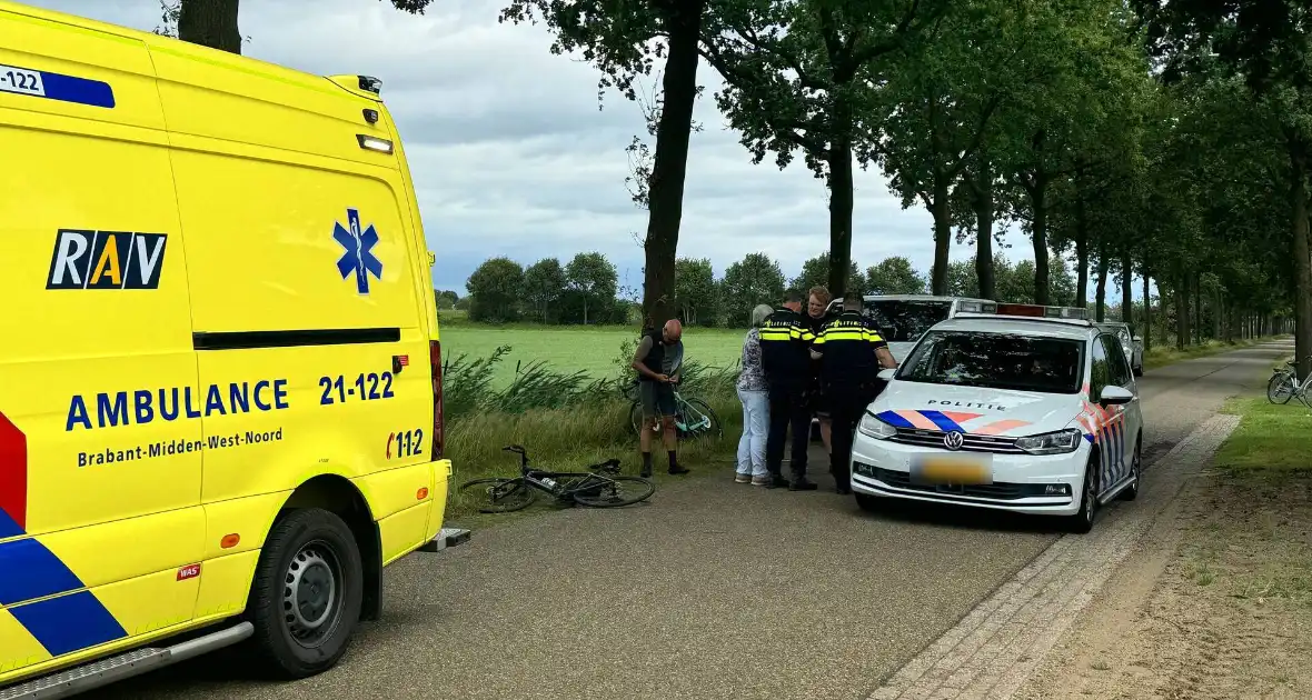 Wielrenner aangereden automobilist rijdt door - Foto 5
