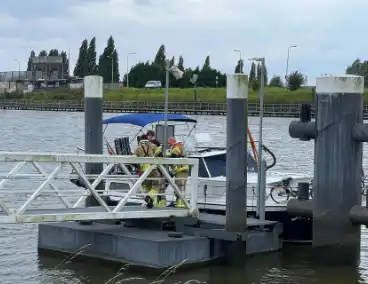 Brandweer op onderzoek uit na knal op boot