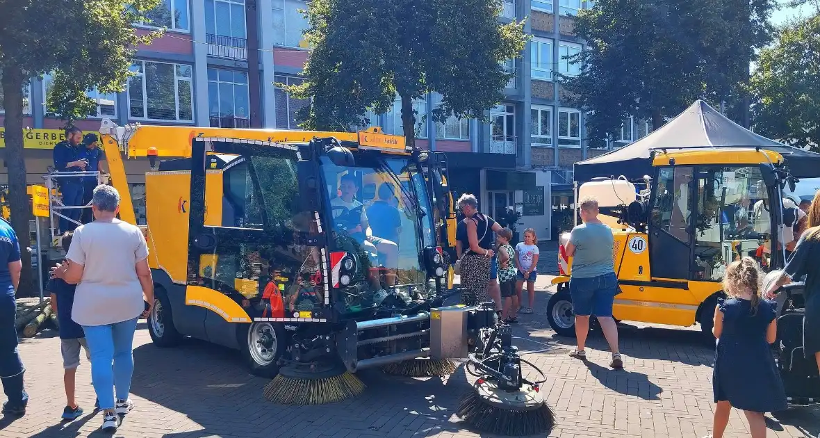Grote opkomst hulpdiensten op Zwaailichtendag - Foto 19