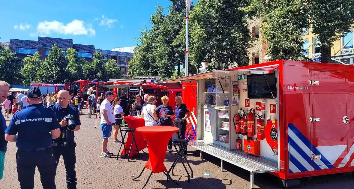 Grote opkomst hulpdiensten op Zwaailichtendag - Foto 27