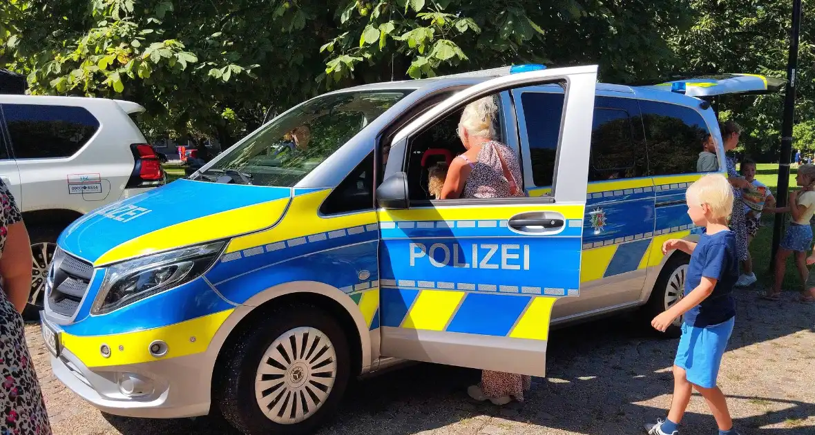 Grote opkomst hulpdiensten op Zwaailichtendag - Foto 7